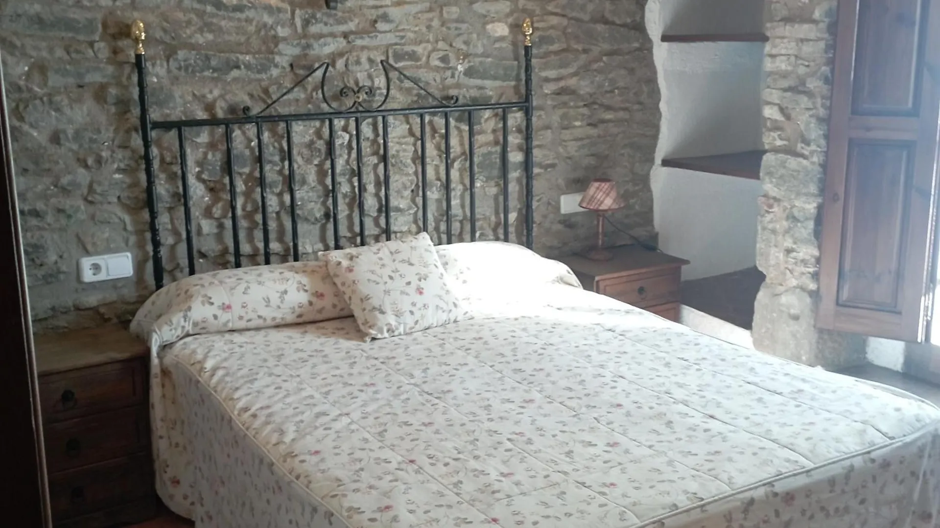 Apartaments Can Lo Rupit 0*,  Spain