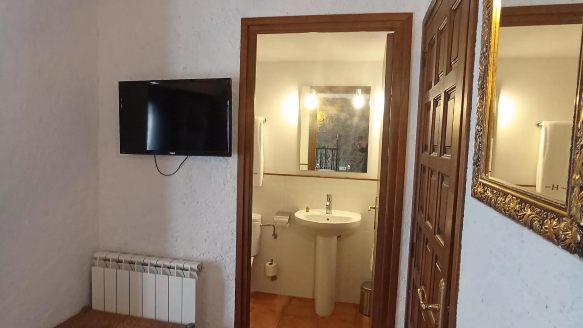 Apartaments Can Lo Rupit 0*,  Spain