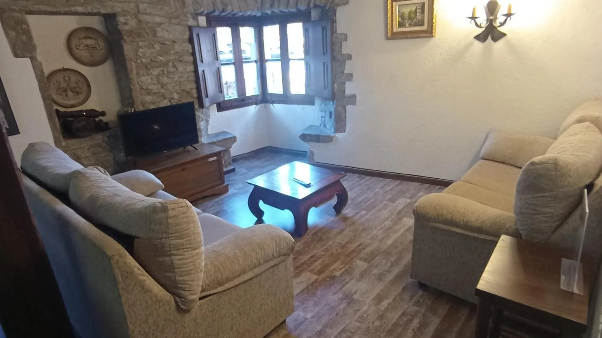 Apartaments Can Lo Rupit 0*,